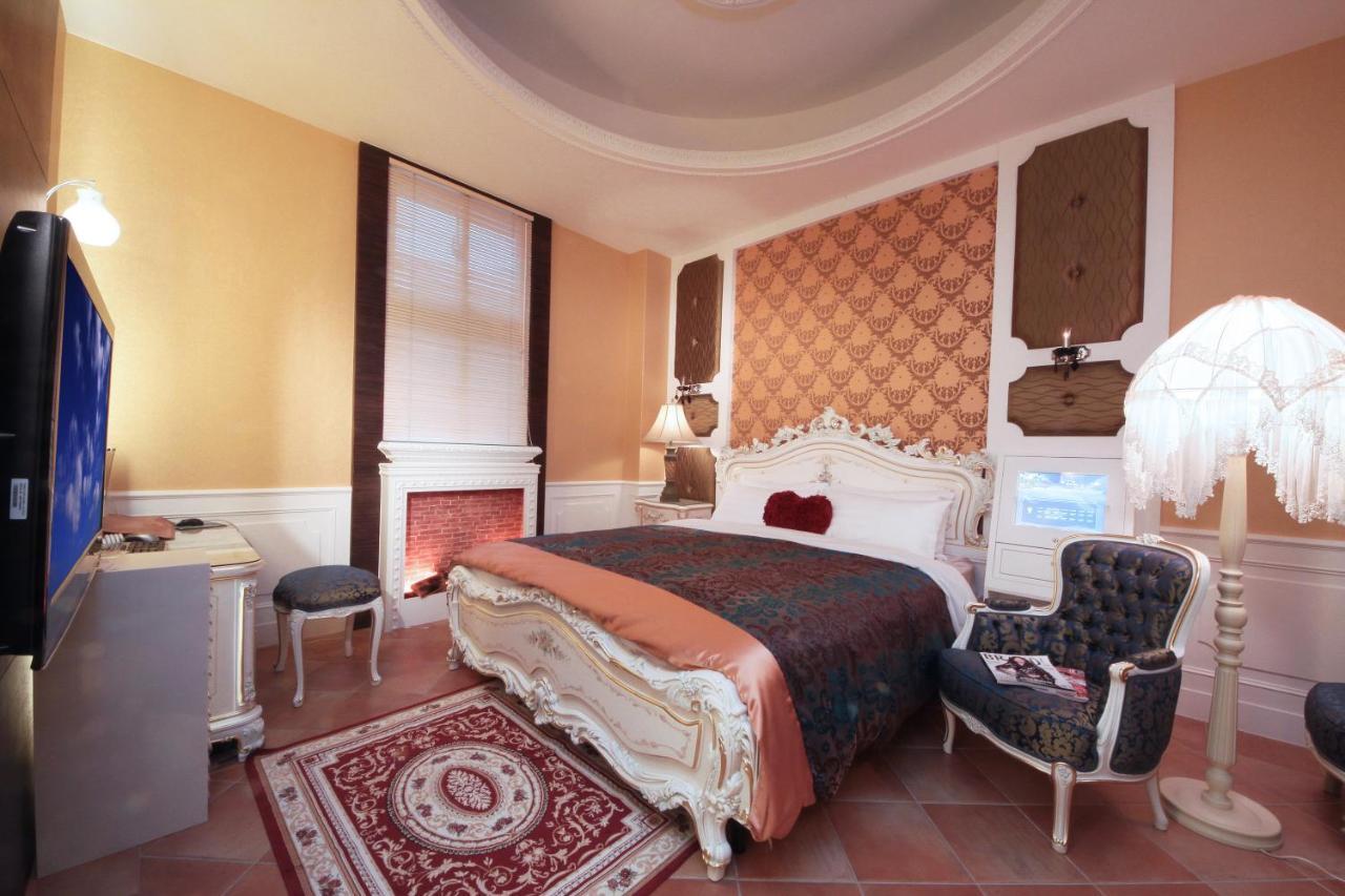 Luxembourg Hills Homestay Jiaoxi Buitenkant foto