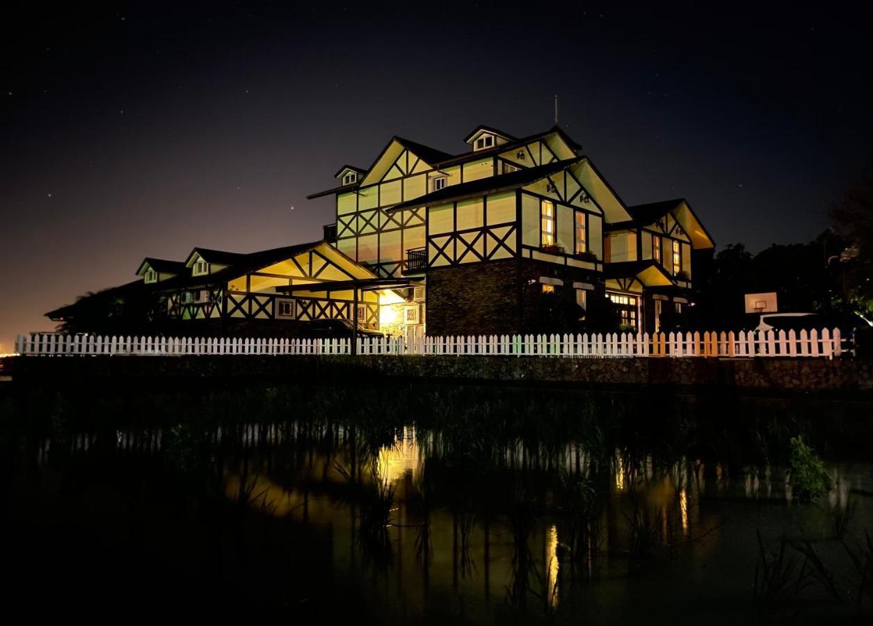 Luxembourg Hills Homestay Jiaoxi Buitenkant foto