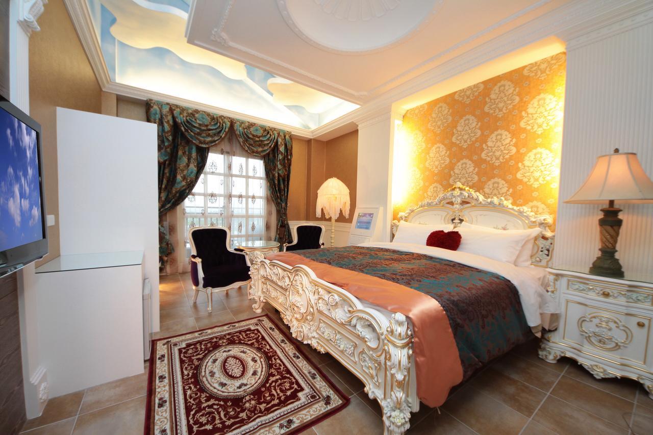 Luxembourg Hills Homestay Jiaoxi Buitenkant foto