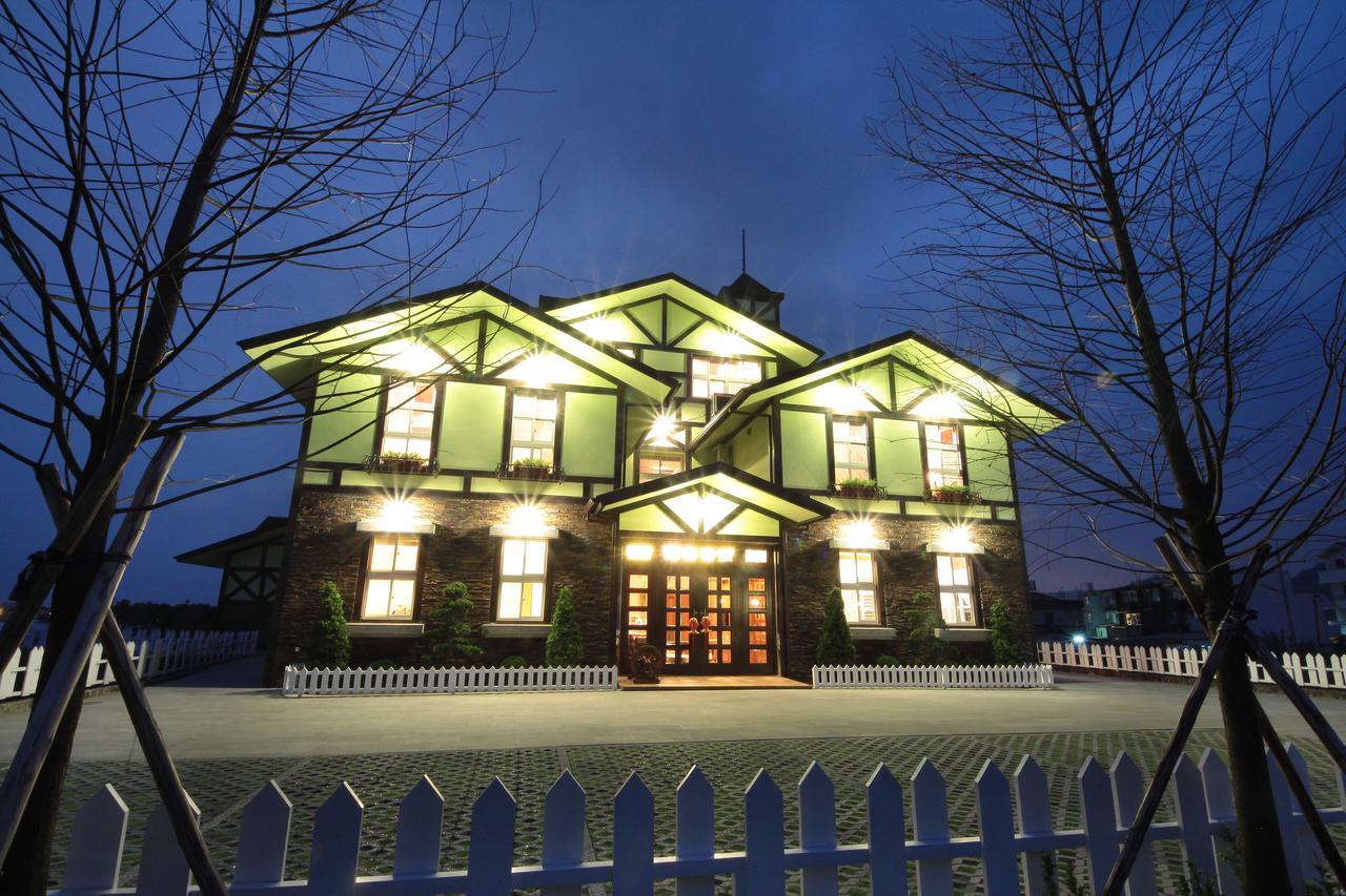 Luxembourg Hills Homestay Jiaoxi Buitenkant foto